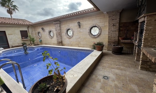 Sale - Town house -
San Miguel de Salinas