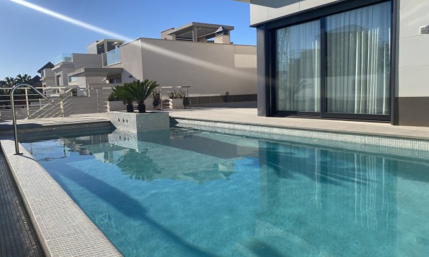 Revente - Villa Individuelle -
San Miguel de Salinas