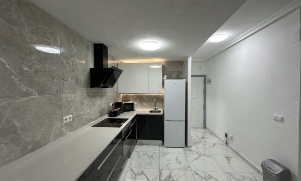 Resale - Wohnung Appartement -
Torrevieja