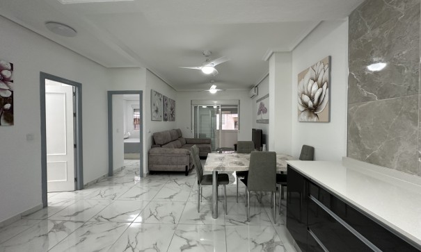 Resale - Wohnung Appartement -
Torrevieja