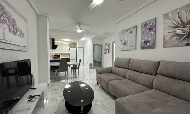 Resale - Wohnung Appartement -
Torrevieja