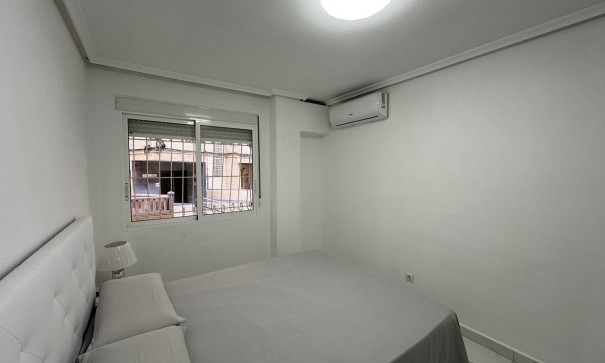 Resale - Wohnung Appartement -
Torrevieja