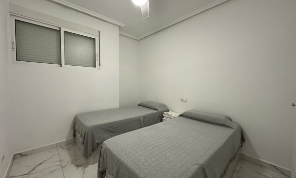 Resale - Wohnung Appartement -
Torrevieja