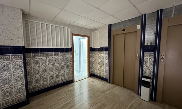 Resale - Wohnung Appartement -
Torrevieja