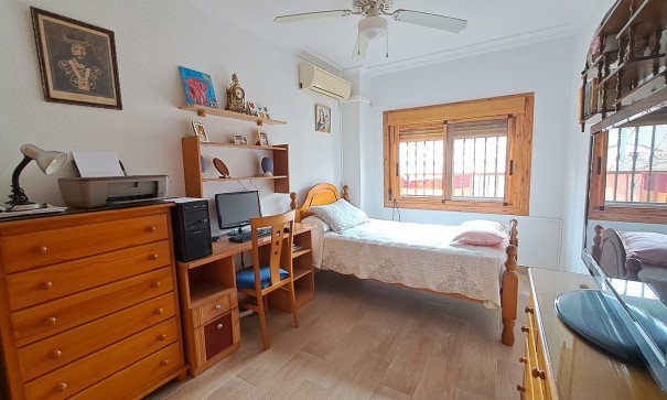 Sale - Town house -
Benijofar