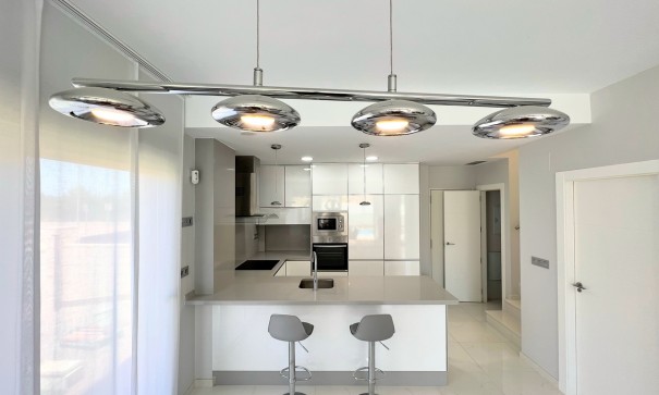 Resale - Freistehende Villa -
Punta Prima