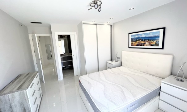 Resale - Freistehende Villa -
Punta Prima