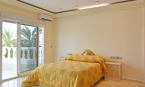 Venta - Chalet Independiente -
Torremendo