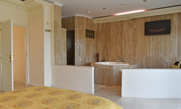 Venta - Chalet Independiente -
Torremendo