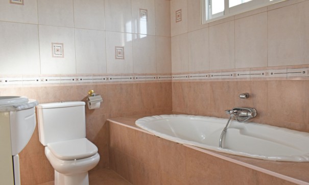 Venta - Chalet Independiente -
Torremendo