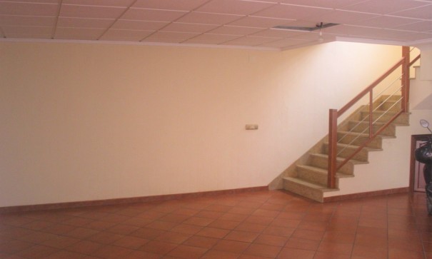 Videresalg - Byhus -
Los Altos