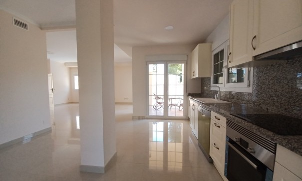 Resale - Freistehende Villa -
Cabo Roig