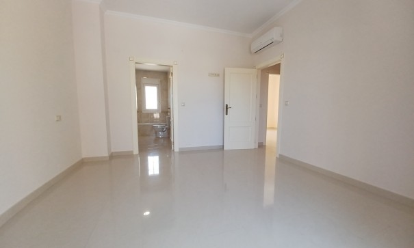 Resale - Freistehende Villa -
Cabo Roig