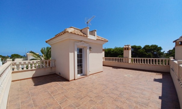 Resale - Freistehende Villa -
Cabo Roig