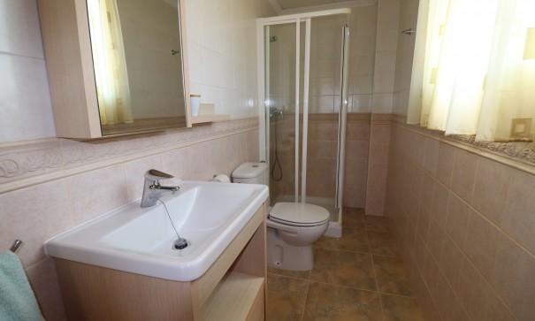 Videresalg - Finca landejendom -
Algorfa