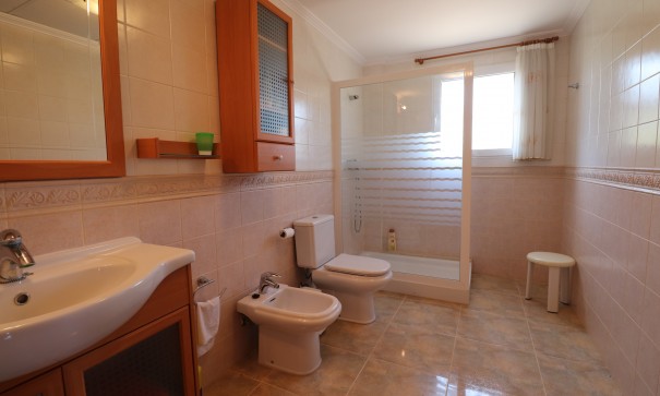 Videresalg - Finca landejendom -
Algorfa