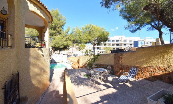 Revente - Villa Individuelle -
Orihuela Costa - Villamartin