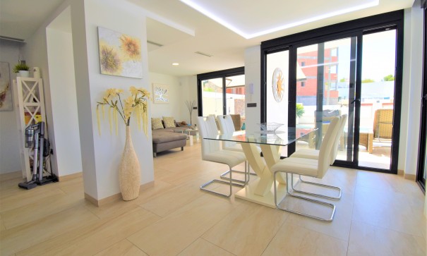 Revente - Villa Individuelle -
Orihuela Costa - Villamartin