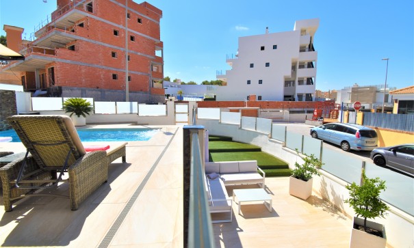 Revente - Villa Individuelle -
Orihuela Costa - Villamartin