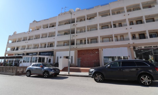 Videresalg - Kommerciel -
Los Montesinos - Laguna Green