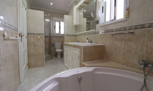 Venta - Chalet Independiente -
Algorfa - Lomas de La Juliana