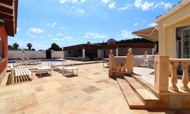 Videresalg - Finca landejendom -
Heredades - Heredades - Country