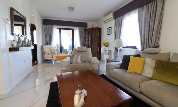 Venta - Chalet Independiente -
Algorfa - Lomas de La Juliana