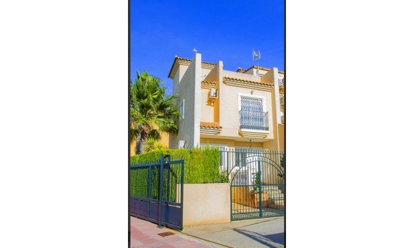 Sale - Semi Detached Villa -
Guardamar del Segura - 0