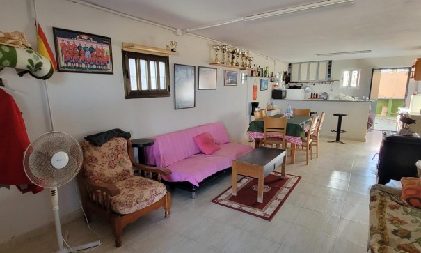 Videresalg - Finca landejendom -
San Miguel de Salinas