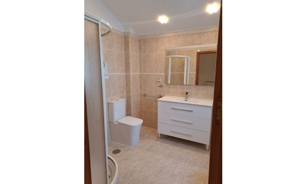 Återförsäljning - Fristående villa -
Orihuela