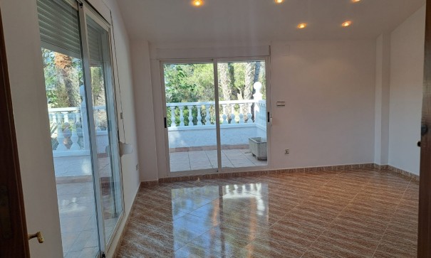 Återförsäljning - Fristående villa -
Orihuela