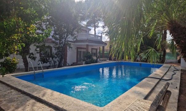 Återförsäljning - Fristående villa -
Orihuela