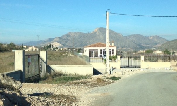 Herverkoop - Perceel Grond -
Hondón de los Fráiles