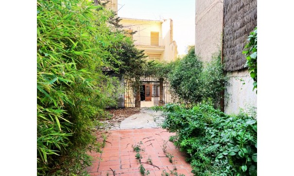 Videresalg - Byhus -
Aspe