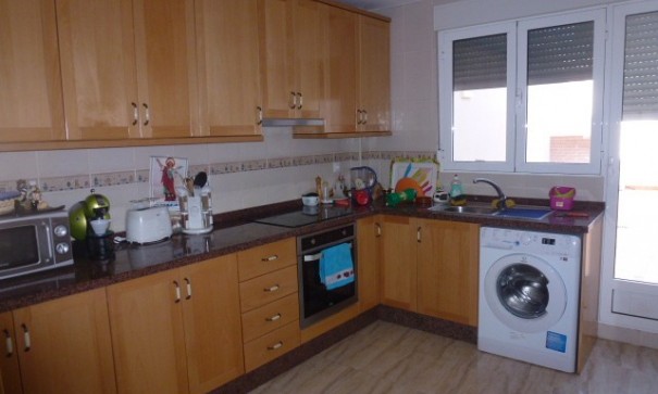 Venta - Casa de pueblo -
Hondón de las Nieves - La Canalosa