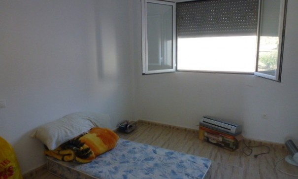 Venta - Casa de pueblo -
Hondón de las Nieves - La Canalosa