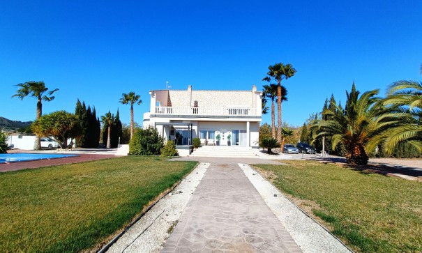 Sale - Detached Villa -
Novelda