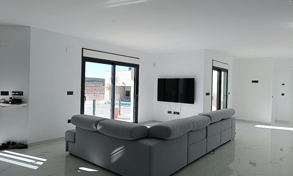 Obra Nueva - Chalet Independiente -
Pinoso