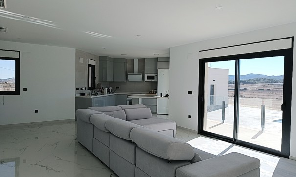 Obra Nueva - Chalet Independiente -
Pinoso