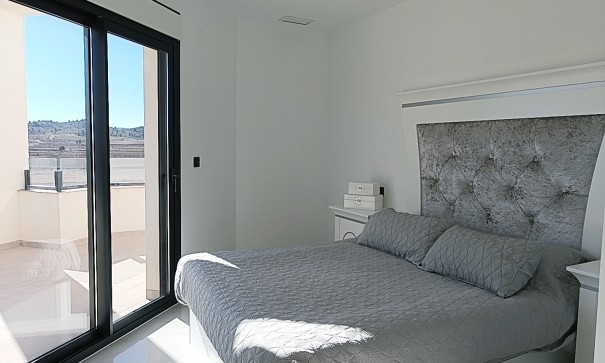 Obra Nueva - Chalet Independiente -
Pinoso