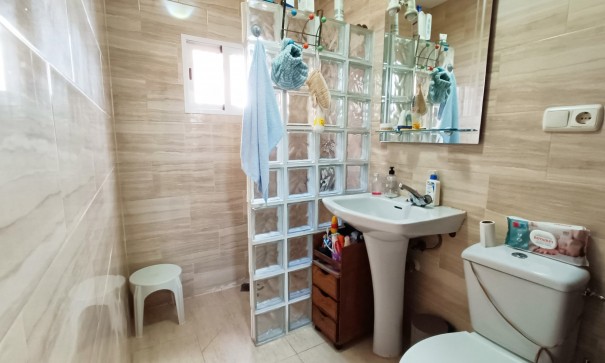 Videresalg - Byhus -
Hondón de los Fráiles