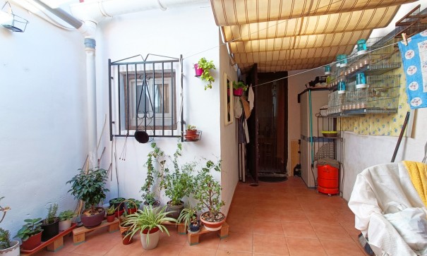 Videresalg - Byhus -
Hondón de los Fráiles