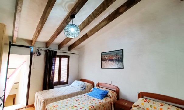 Videresalg - Byhus -
Hondón de los Fráiles