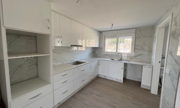 New Build - Freistehende Villa -
Macisvenda