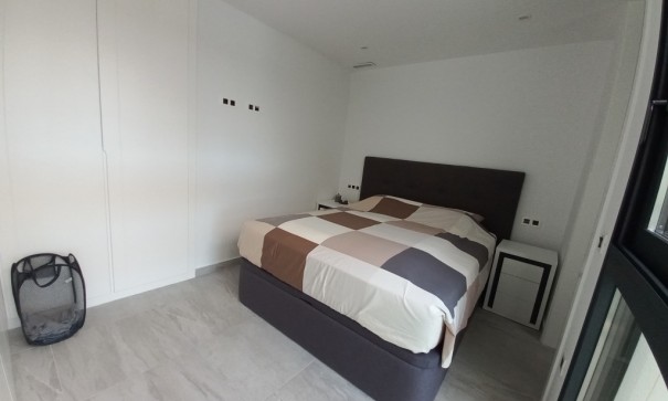 Återförsäljning - Fristående villa -
San Miguel de Salinas