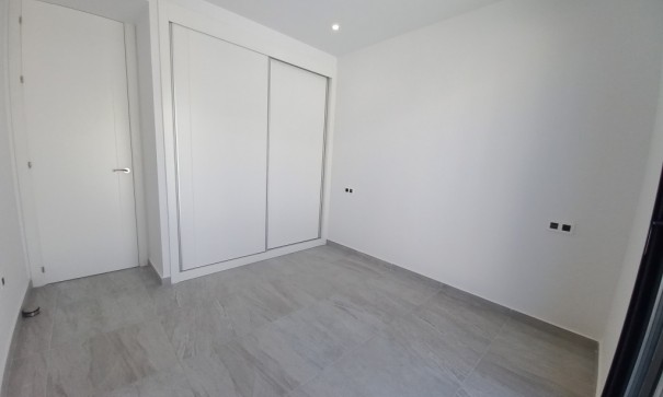 Återförsäljning - Fristående villa -
San Miguel de Salinas