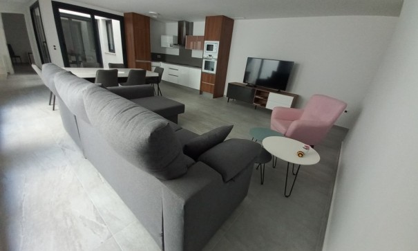 Återförsäljning - Fristående villa -
San Miguel de Salinas