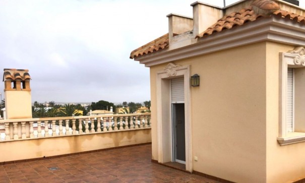 Venta - Chalet Independiente -
Cabo Roig