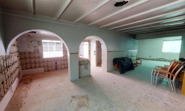 Venta - Casa de pueblo -
Albatera