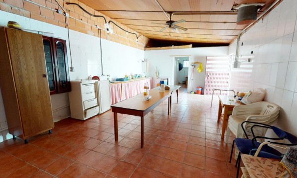 Venta - Casa de pueblo -
Albatera